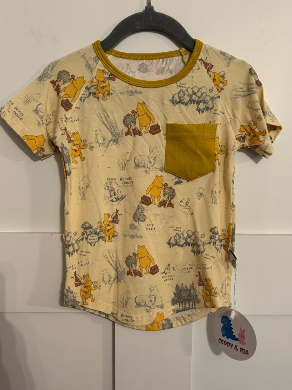 Bamboo Cream Winnie-the-Pooh Short Sleeve Tee with Mustard Pocket